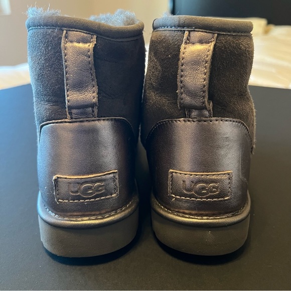 UGG Classic mini suede women’s boot, grey and metallic, shearling size 7US - Picture 4 of 12